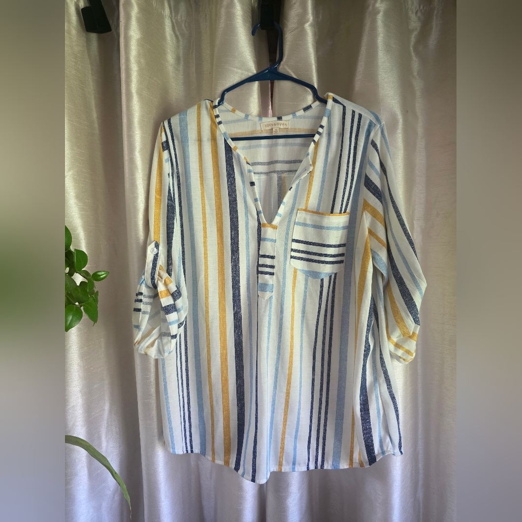 Eden & Olivia White Navy Yellow Striped V-Neck Tunic Top